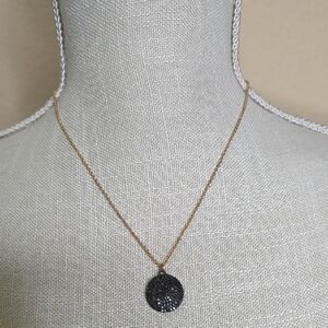 Elegant Black and Gold Pendant Necklace